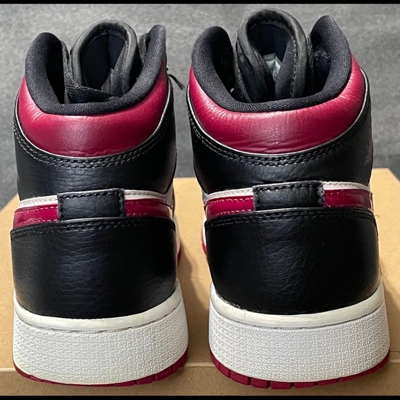 Black, Red, and White Air jordan 1 - Picture 7 of 9